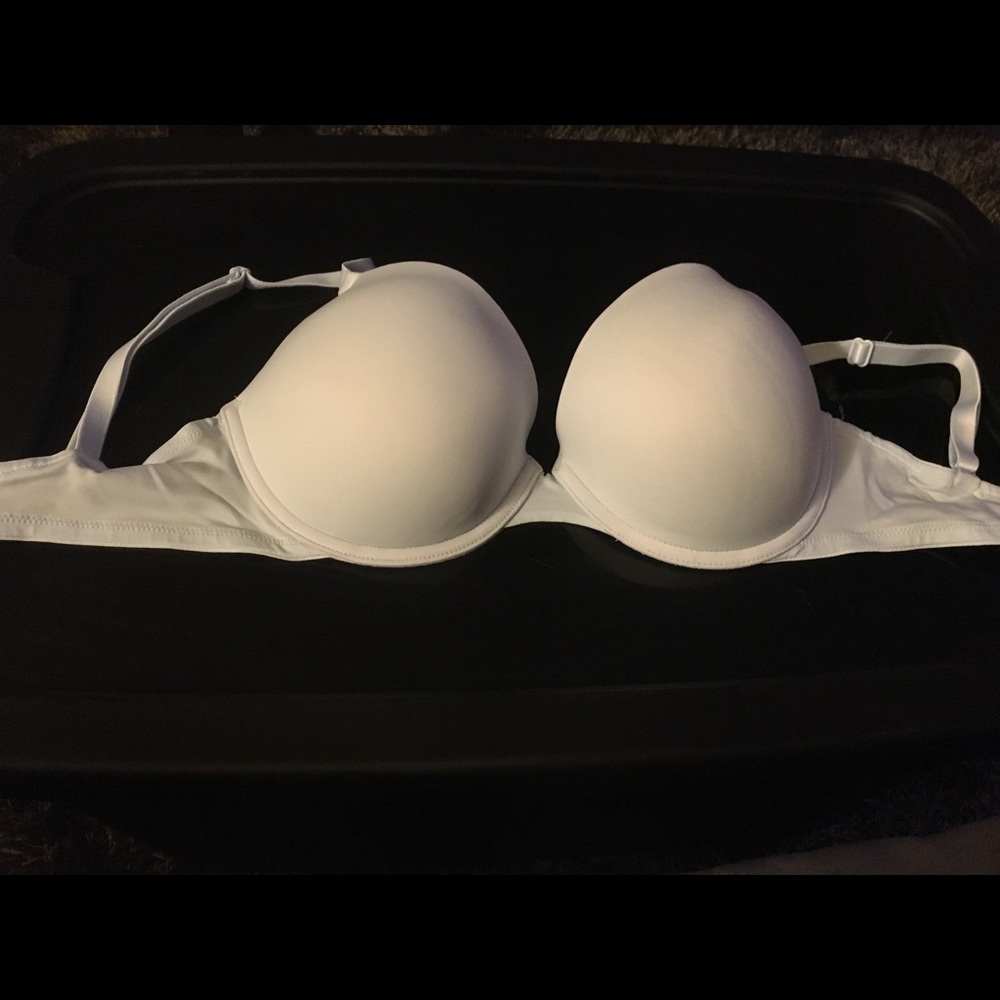 Lightly used PINK Victoria's Secret bra!